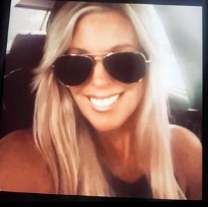 Meet your Posher, Alisa